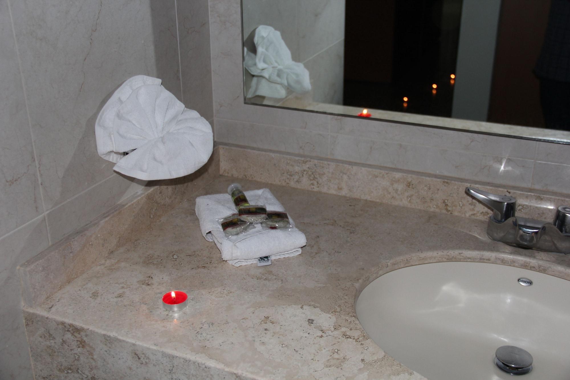 Hotel Real ซาโปปัน ภายนอก รูปภาพ